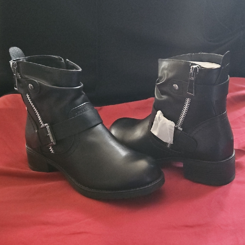 Black Women's Ankle Boots with Decorative Zipper and Buckle